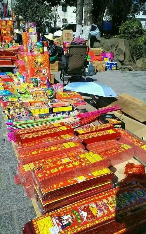 烟花爆竹可以用什么车运输