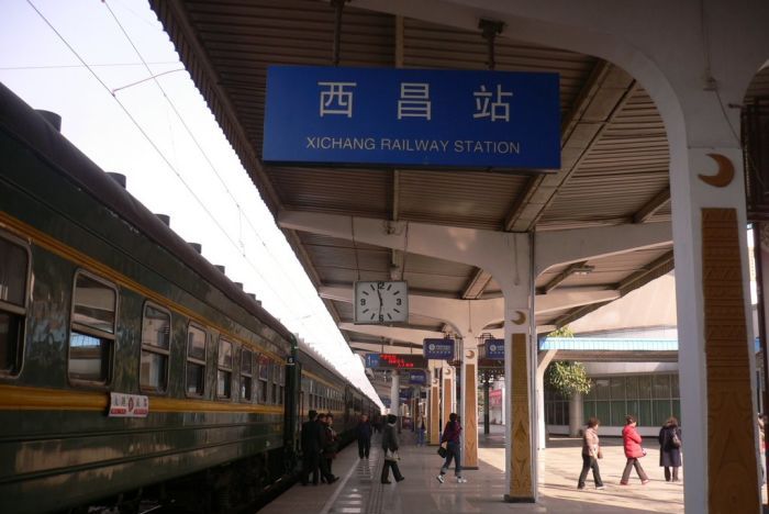 上海闵行区到凉山物流专线2023已更新货运报价表的有几家